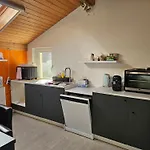 Ganzes Obergeschoss In Privathaus Mit Dachterrasse Apartmán *