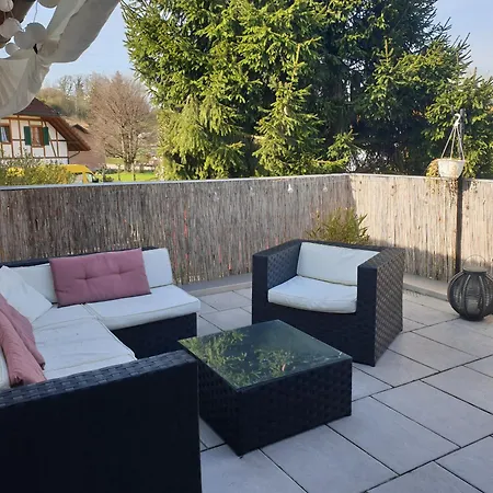 Ganzes Obergeschoss In Privathaus Mit Dachterrasse Apartament