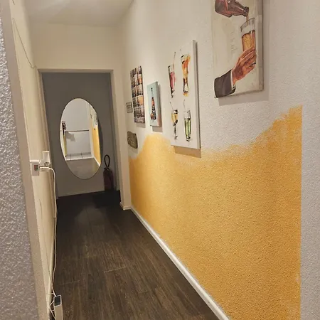 Ganzes Obergeschoss In Privathaus Mit Dachterrasse Apartament *