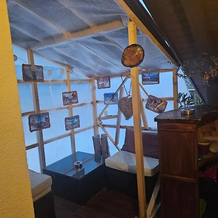 Ganzes Obergeschoss In Privathaus Mit Dachterrasse Leuzigen