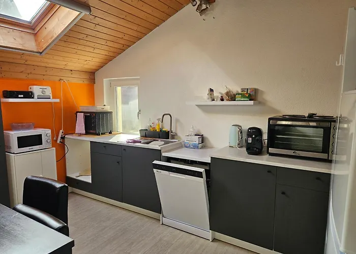 Ganzes Obergeschoss In Privathaus Mit Dachterrasse Apartamento *