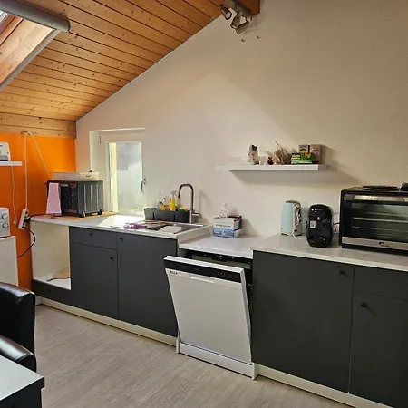 Ganzes Obergeschoss In Privathaus Mit Dachterrasse Lägenhet *